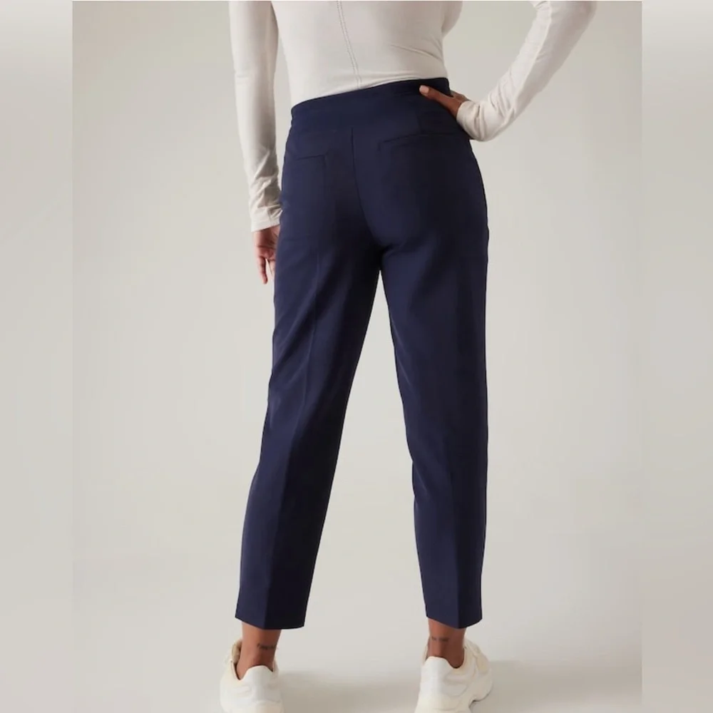 NWOT Athleta Navy Endless Pants Size 6/P